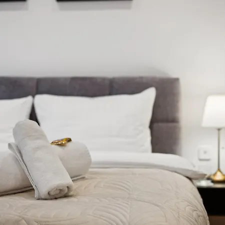 Nuit - Zentral, Wlan, Naturnah, Fernuni, Naehe Messe Dortmund Appartamento *