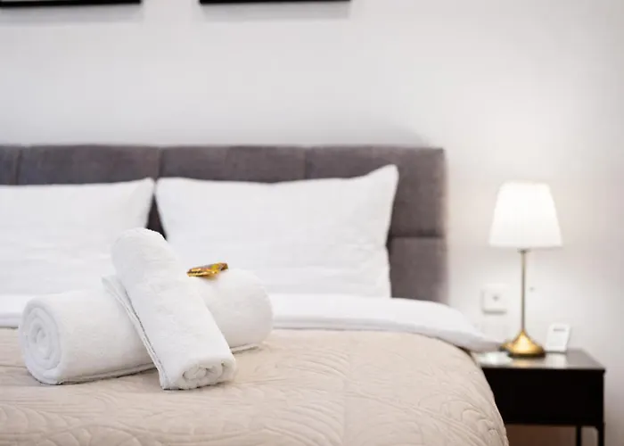 Nuit Apartment - Zentral, Familien, Terrasse, Naehe Messe Dortmund شقة هاغين